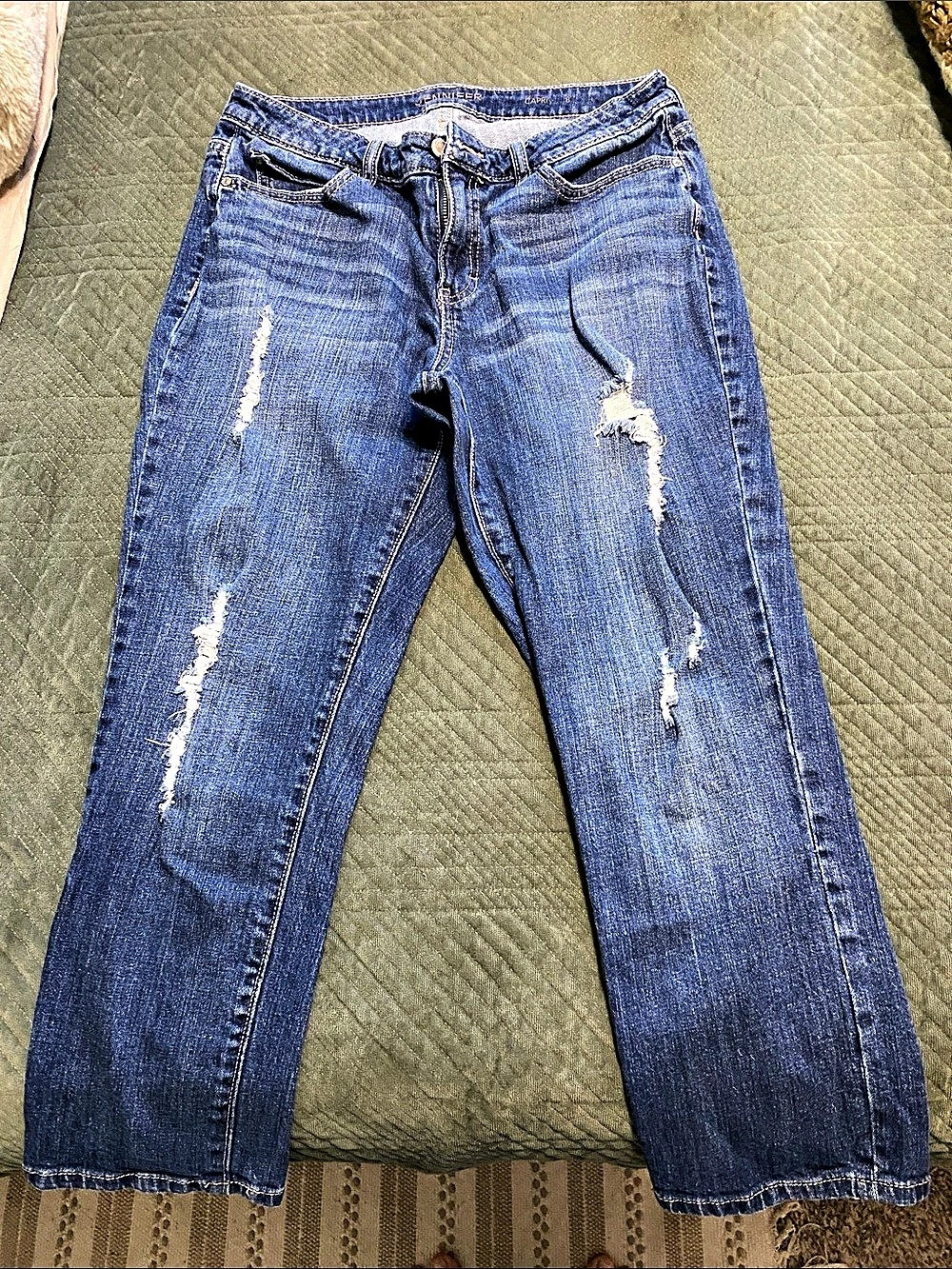 Jennifer Lopez Distressed Straight Leg Capri, Size 8